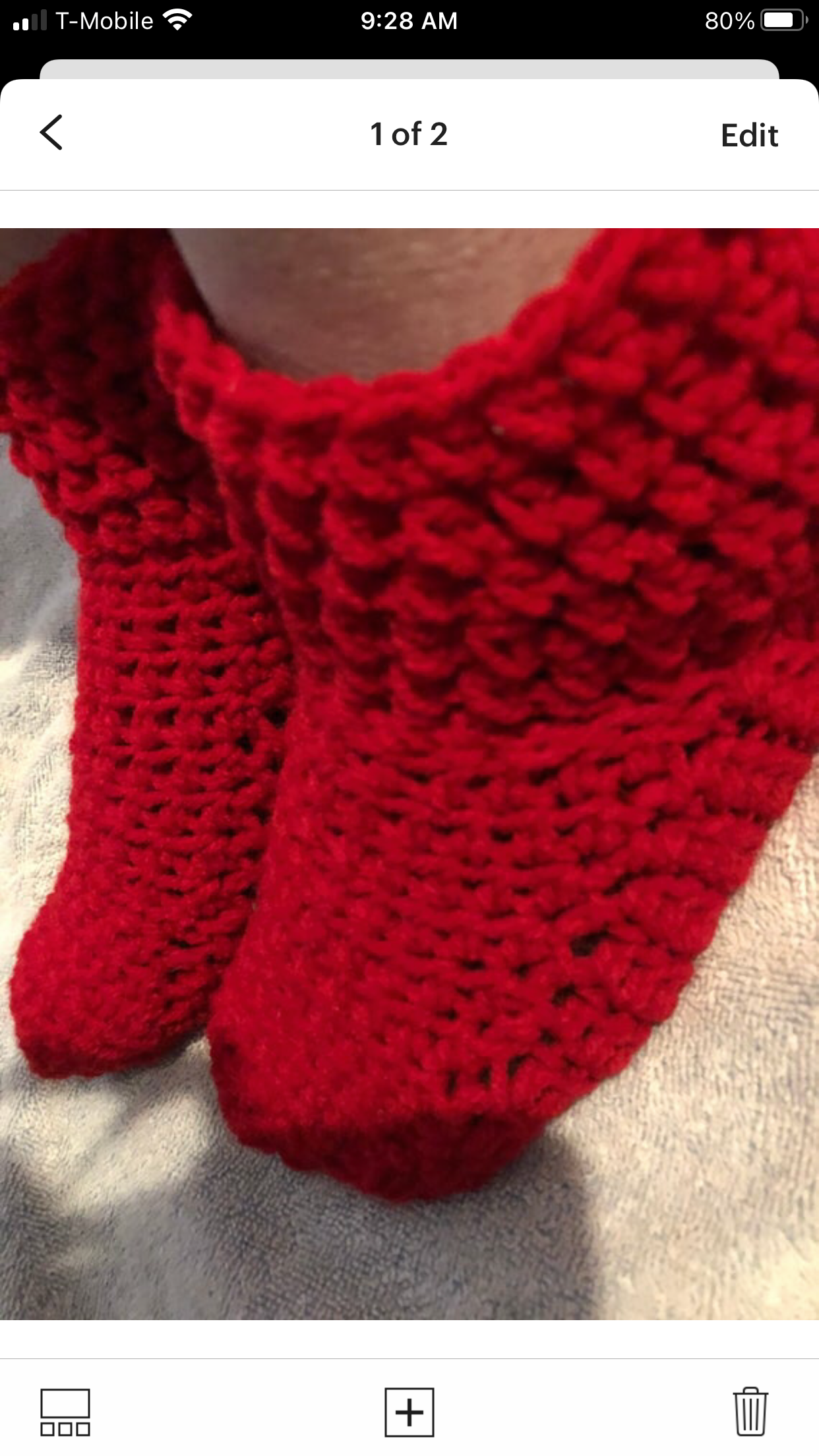 Red slipper boots. Size 5. Material acrylic yarn. Credit lisaauchcroche